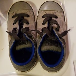 Boys Converse with padded tongue